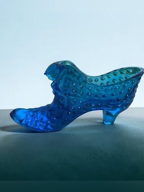 Fenton, kitten in a slipper, blue glass, hobnail, vintage
